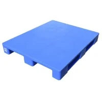 Plastpallettur með traustum þilfari og botni